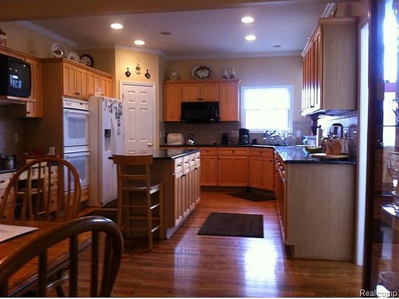 5th image of 27420 Sharrard Hill Ct