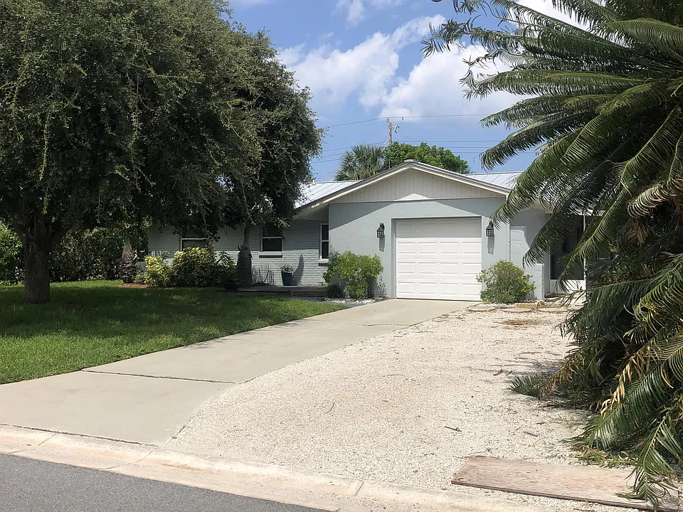 2046 Sea Ave
