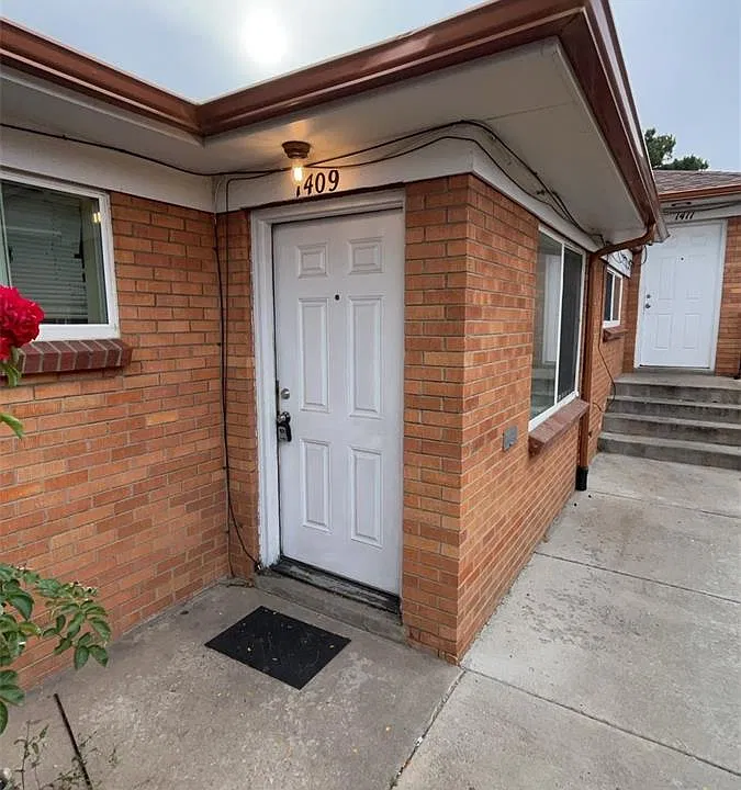 1409 Kingston St #1409