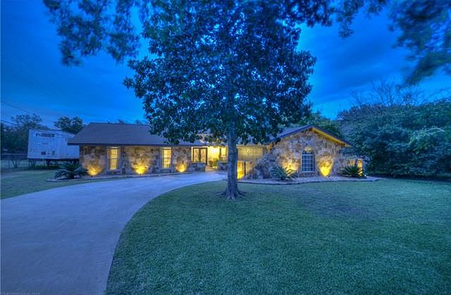1st image of 11909 Sleepy Hollow Ln