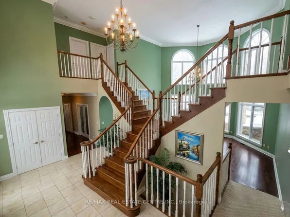 6308 Elkwood Dr, Ottawa, ON K4P 1M9