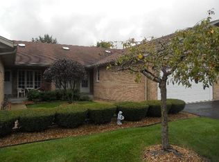 5013 W Circle Pl, Midlothian, IL 60445