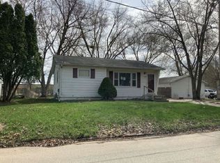 1051 Virginia St, Waterloo, IA 50703
