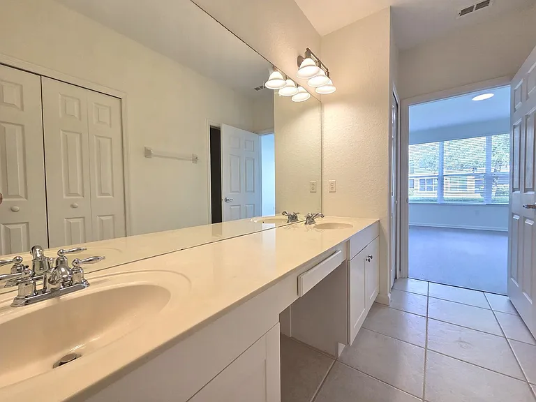 5345 Maxon Ter — Photo 11
