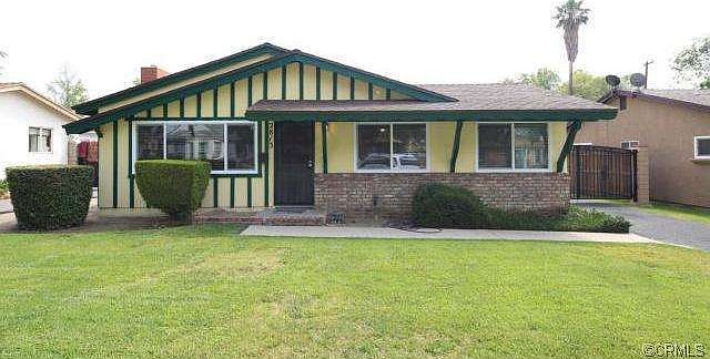 1st image of 2813 Lawrence Ave