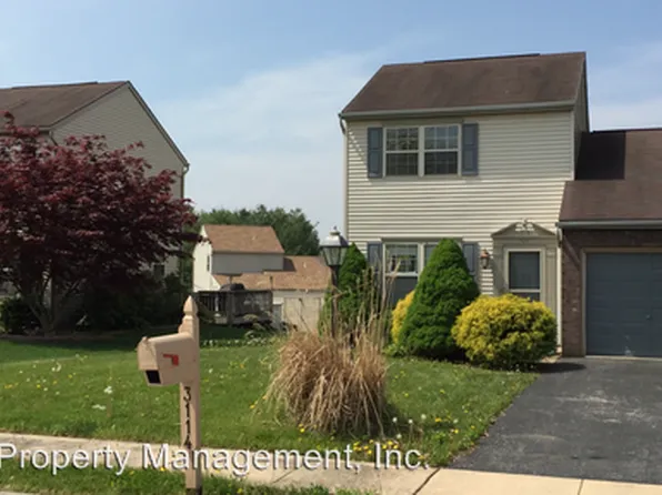 3114 Long Meadow Dr, Dover, PA 17315