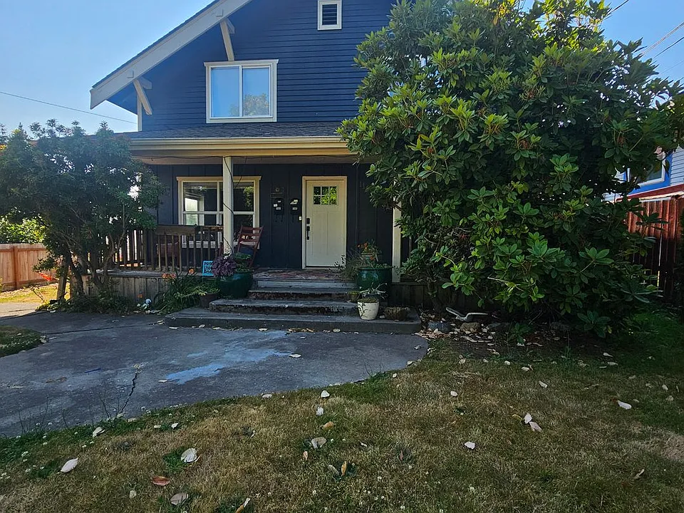 1143 Naval Ave