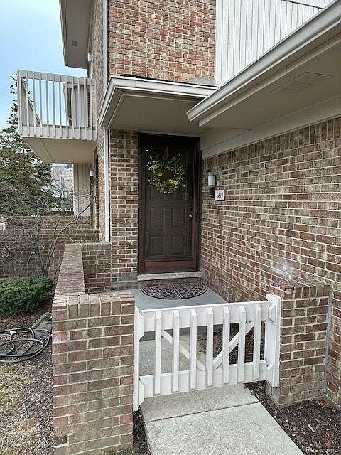 1st image of 6677 Maple Lakes Dr