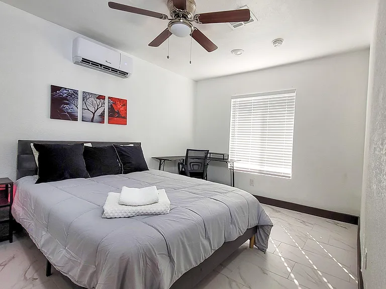 Large room with spacious bult-in closet