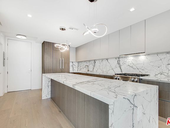 5th image of 1155 N Fuller Ave #101