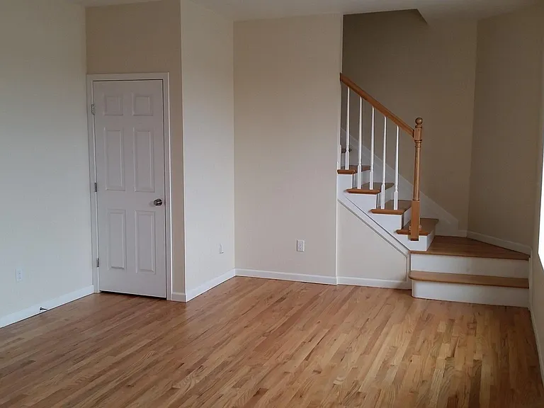 218 N Franklin St #203 — Photo 4