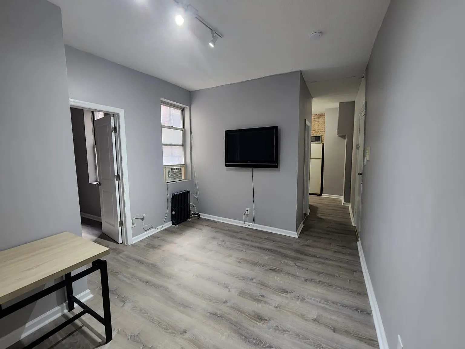 1 bed, 500 sqft, $1,800 — Photo 3