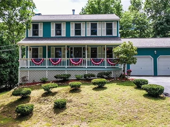 22 Ridgewood Dr, Scituate, RI 02857