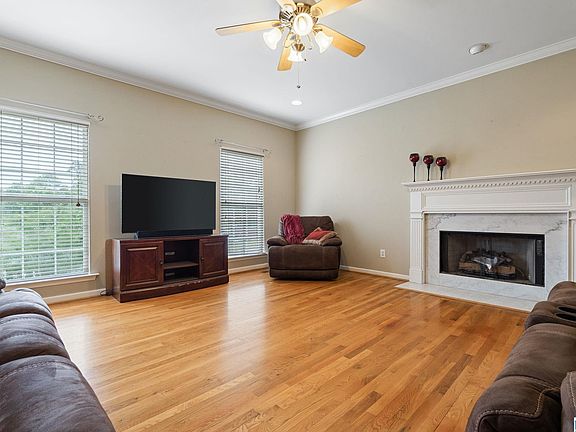 3rd image of 7017 Fox Creek Dr