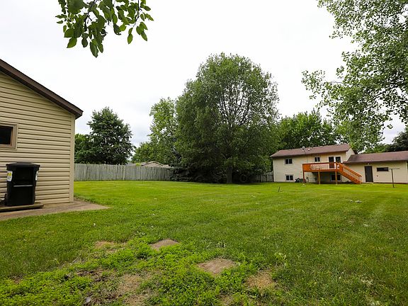 3rd image of 14631 Burnell Park Dr