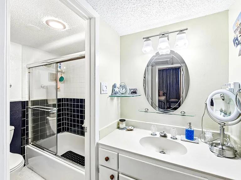 1212 Guadalupe St #308 — Photo 17