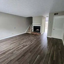 2 bed, 1.5 bath, 1122 sqft, $1,875 — Photo 2