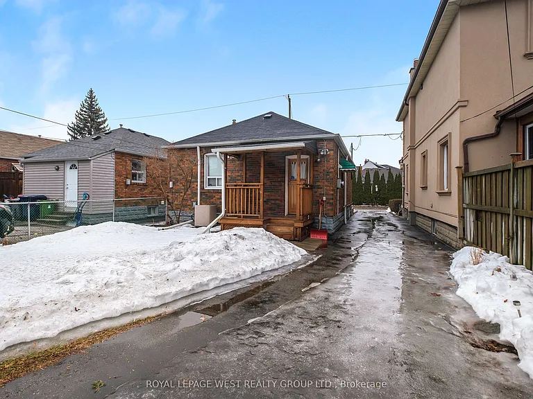 24 Barker Ave — Photo 39