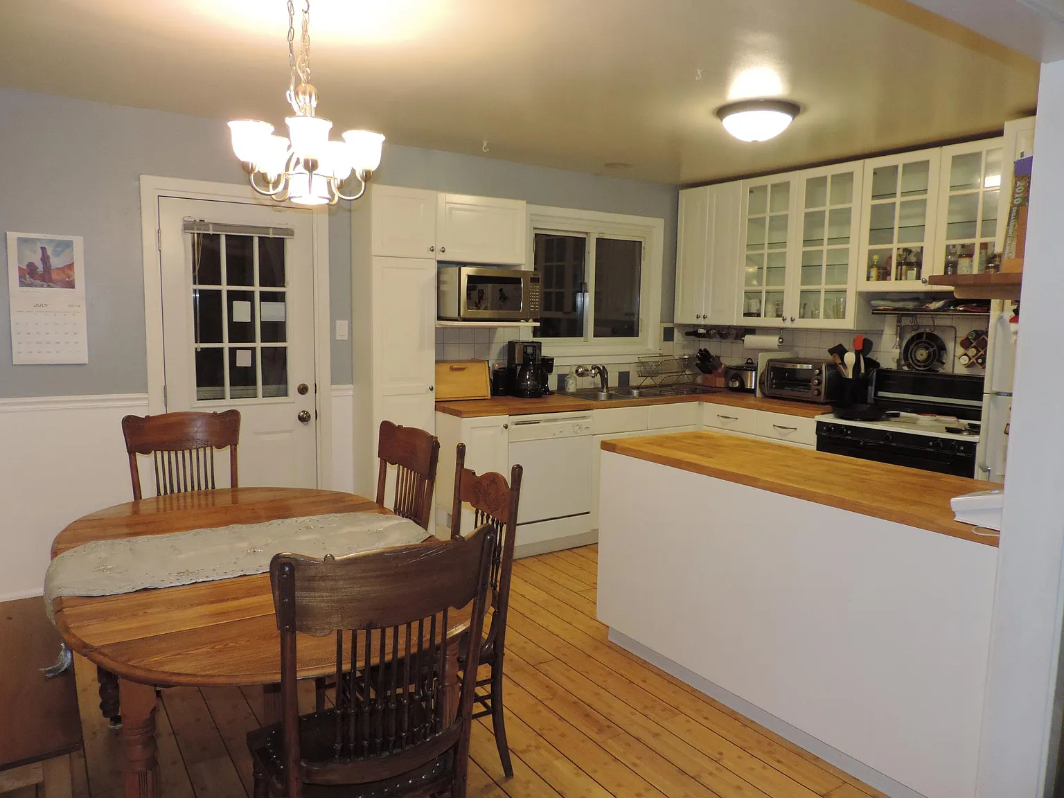 3 bed, 1130 sqft, $2,650 — Photo 3