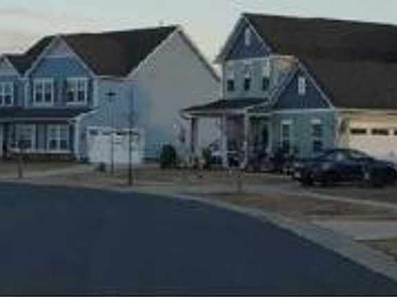 Exterior Neighborhood (street photo)