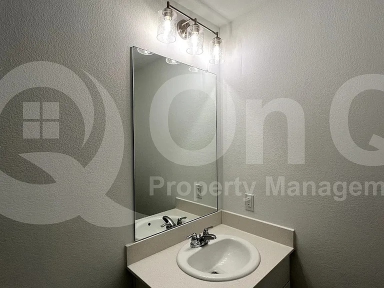 882 Breakwater Dr — Photo 24