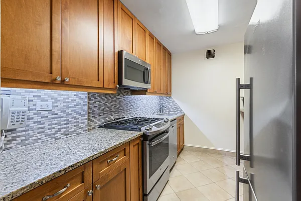 Sold by Reuveni LLC | media 5