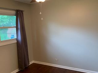 1718 Maple Ln, Elgin, IL 60123