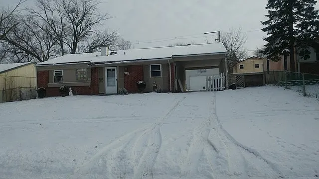 21701 Cynthia Ave photo 1