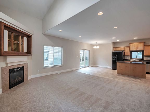 3rd image of 2630 N Cypress Way
