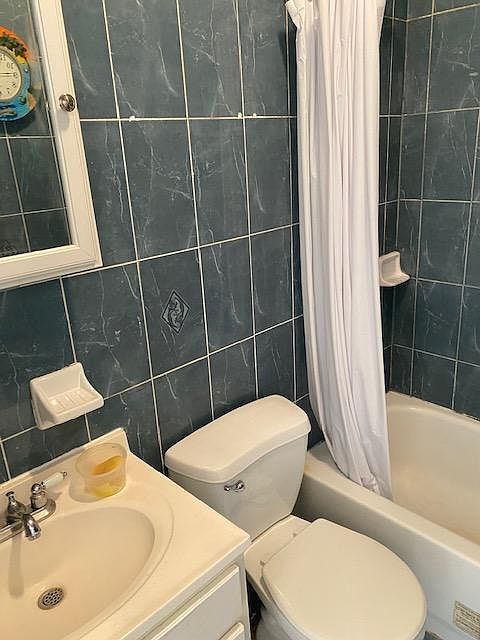2nd image of 9742 89th St APT 3