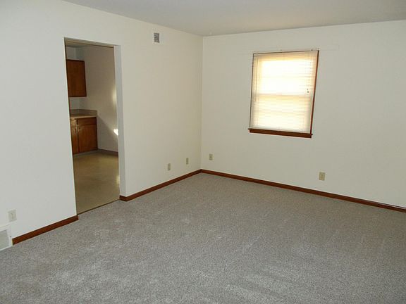 3rd image of 4215 S 51st St