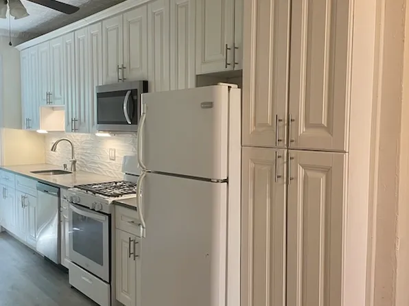 628 President Street image 1 of 7