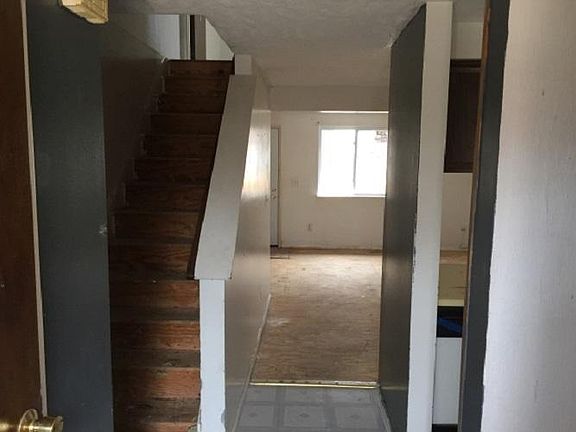 2nd image of 685 W Jackson St Unit G