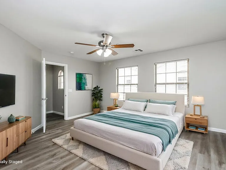 2707 E Bart St — Photo 10