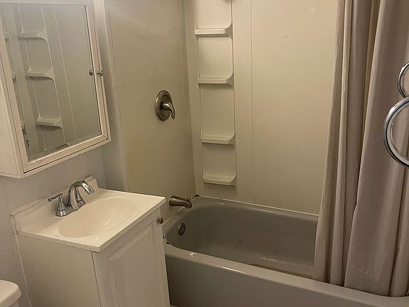 4th image of 4755 Capitol Ave #5