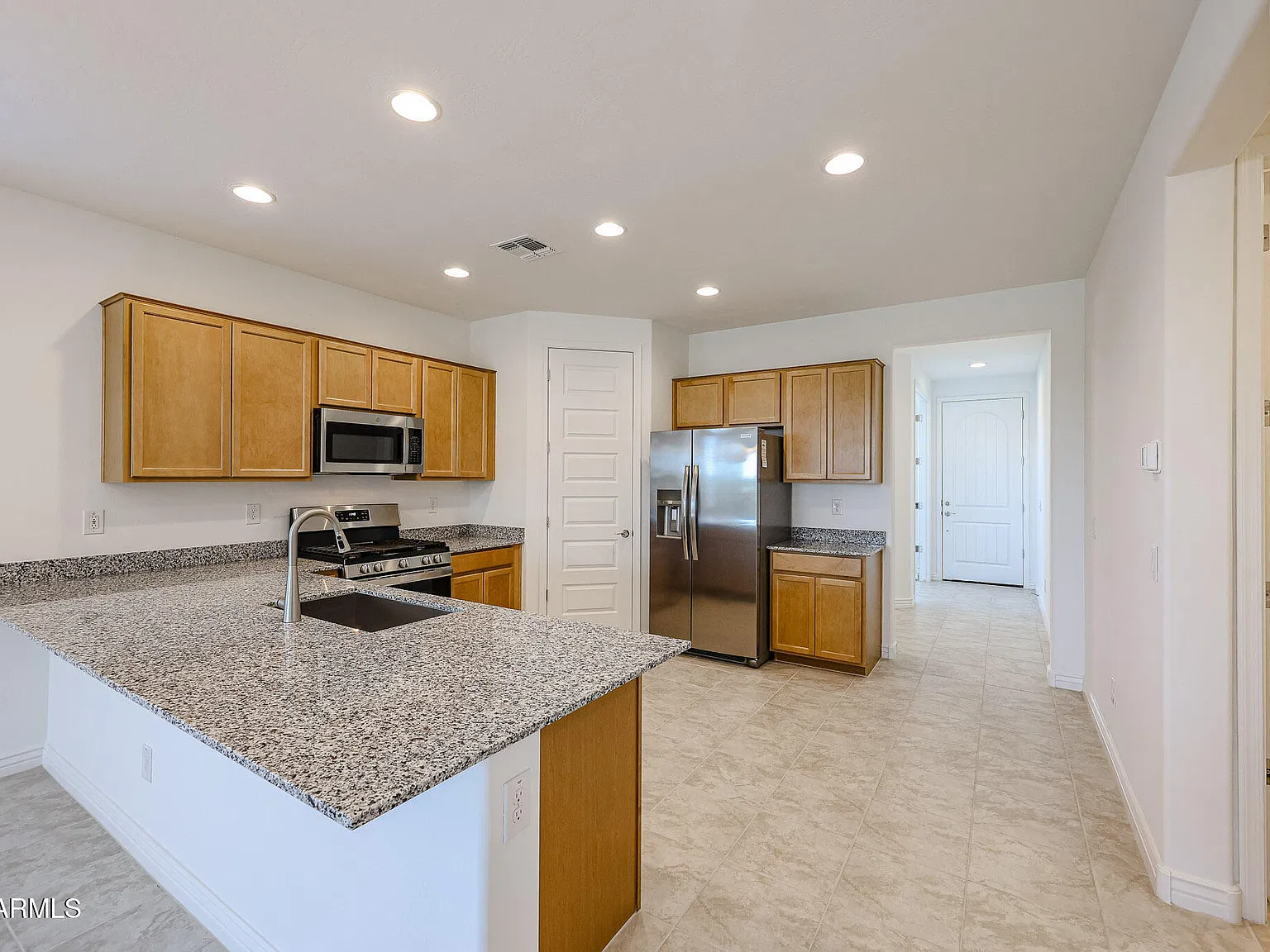 4 bed, 2.5 bath, 1980 sqft, $2,450 — Photo 2