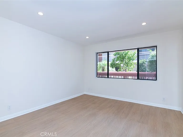 345 N Jackson St #205 — Photo 13