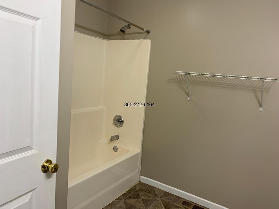 1st image of 3081 Washington Pike