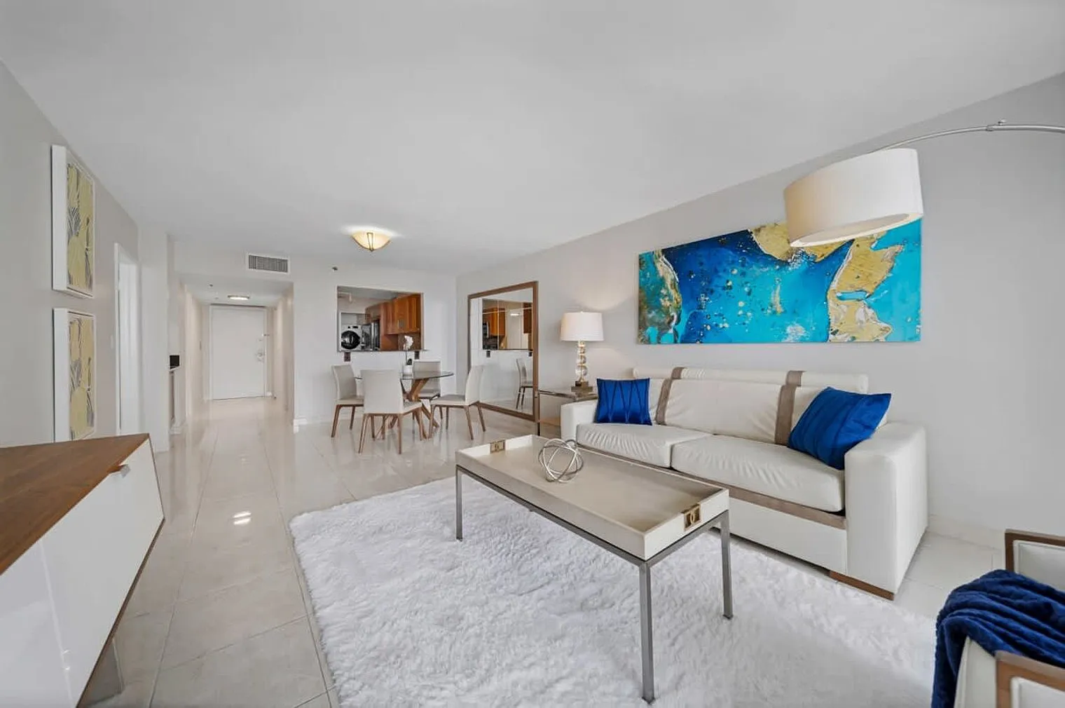 1 bed, 1.0 bath, 1033 sqft, $5,831 — Photo 2
