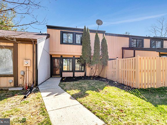 3rd image of 3102 Babashaw Ct