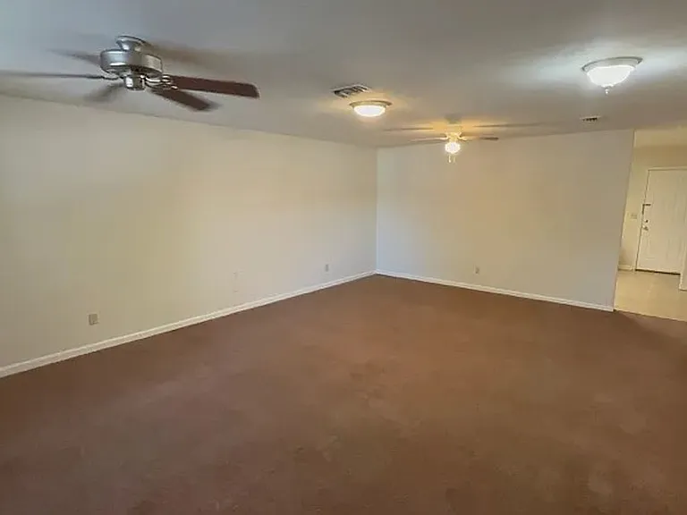 241 Pheasant Run Dr — Photo 2