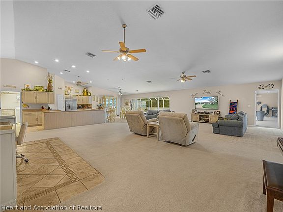 4th image of 5721 Golden Rd