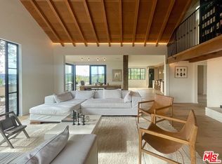 3351 Deronda Dr, Los Angeles, CA 90068