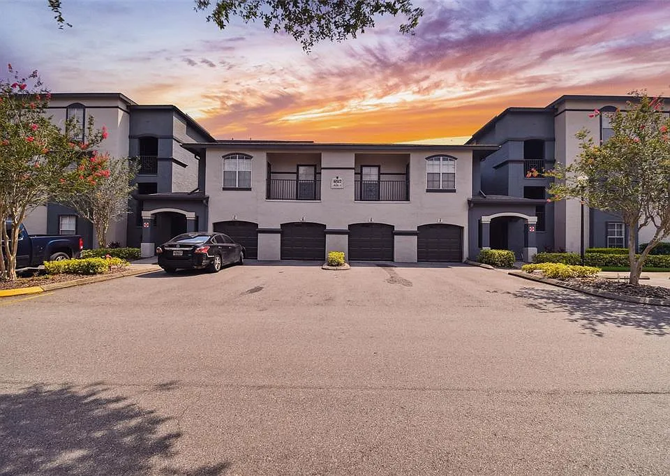 8517 Island Breeze Ln #207