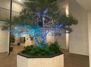14411 Riverside Dr #8, Sherman Oaks, CA 91423