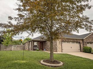 824 E Crystal Ave, Nixa, MO 65714
