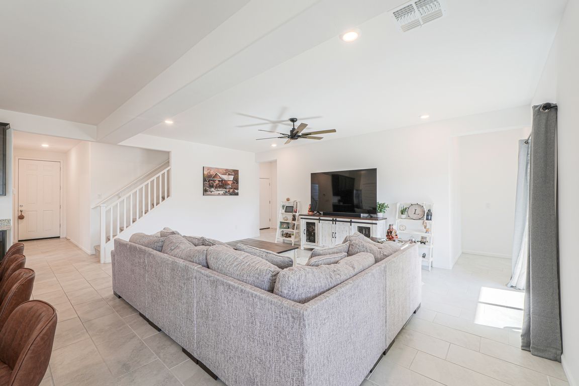 next background image