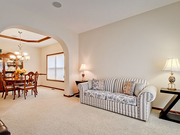 4th image of 55 Bettendorf Cir