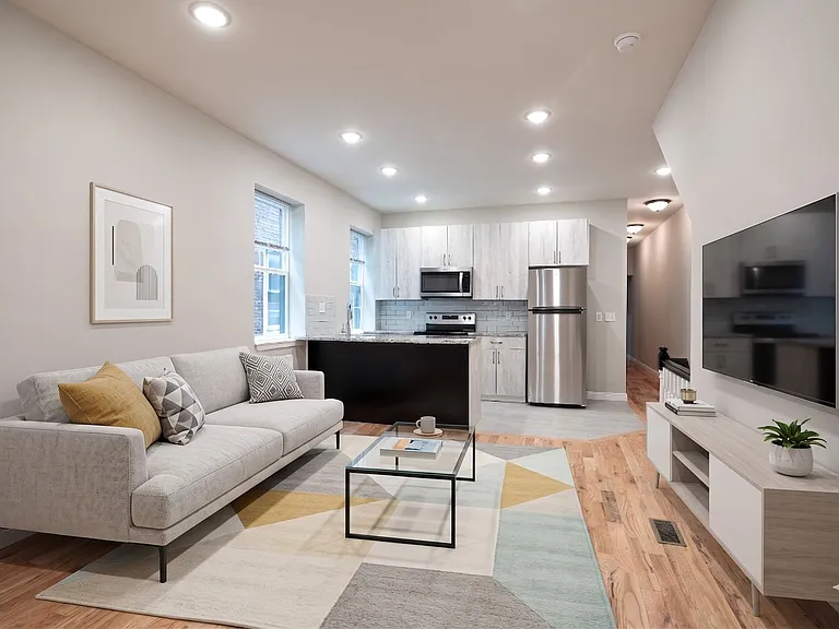 5544 N Lawrence St — Photo 1