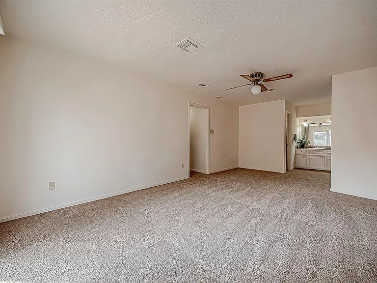 10607 Silkwood Dr — Photo 31